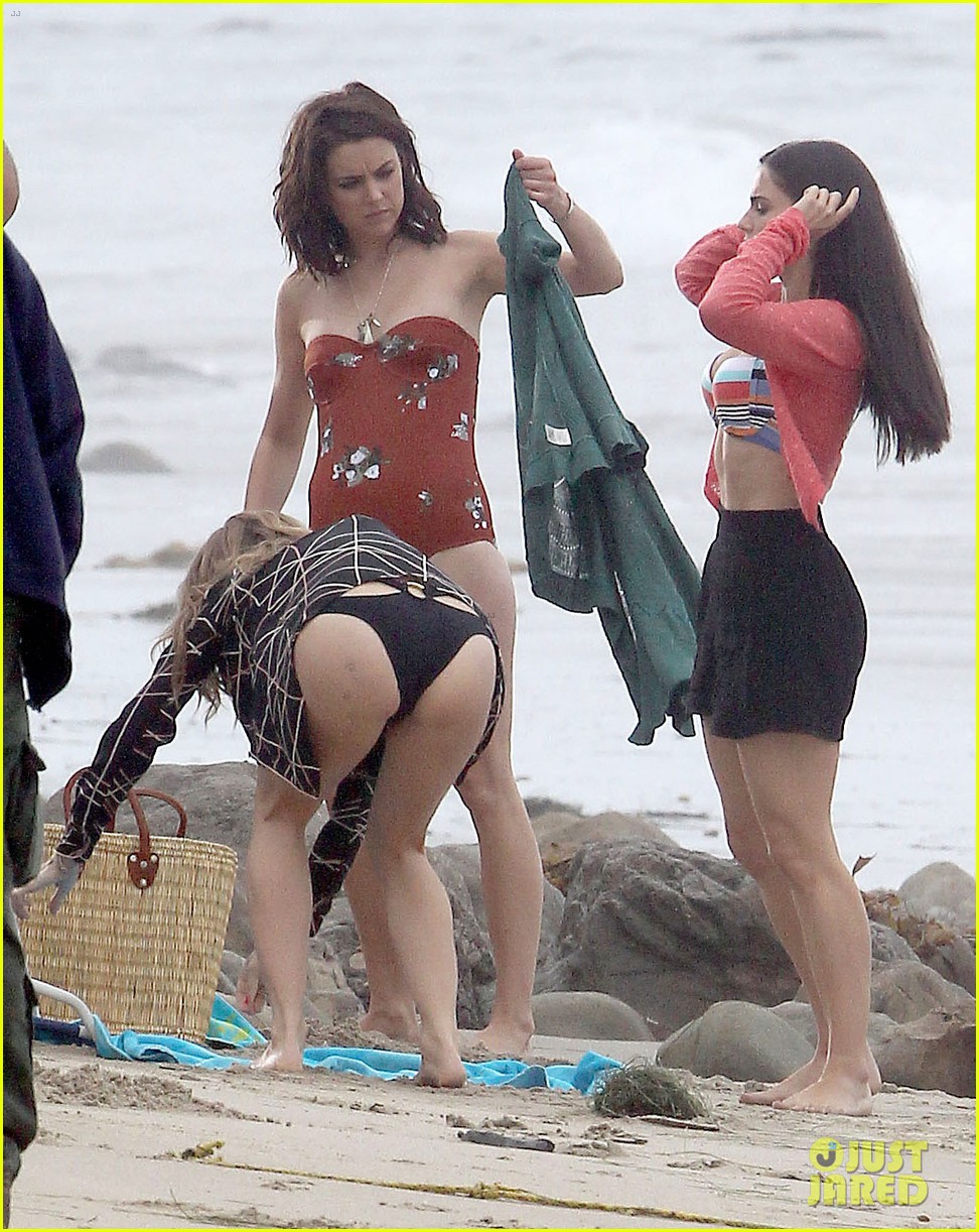 AnnaLynne McCord & Jessica Lowndes: '90210' Bikini Babes!