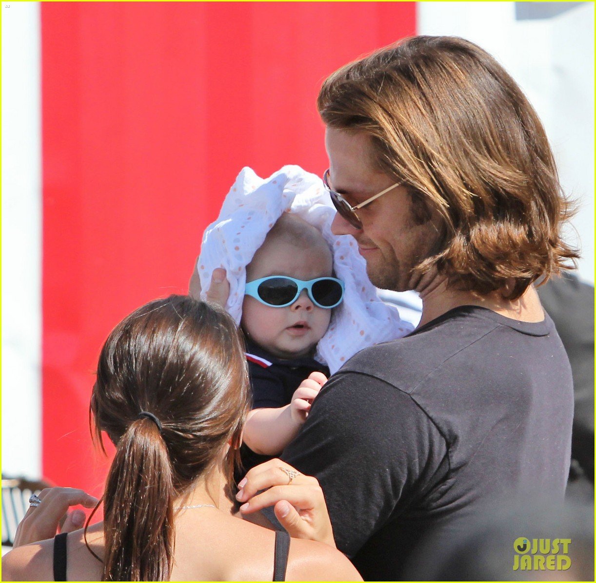 Jared Padalecki Food Festival with Genevieve & Thomas! Photo 2694157