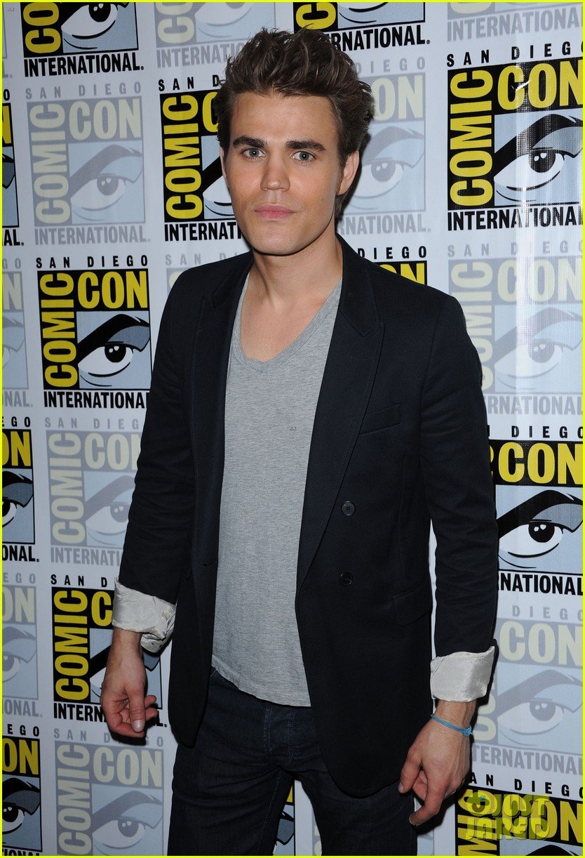 Photo vampire diaries comic con 2012 16 Photo 2687707 Just Jared