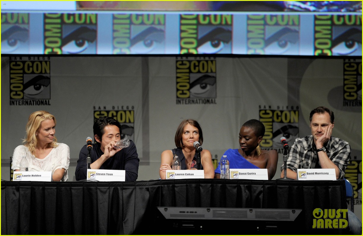 &lsquo;Walking Dead&rsquo; Cast Reveal Inside Scoop at Comic-Con!: Photo 2687451