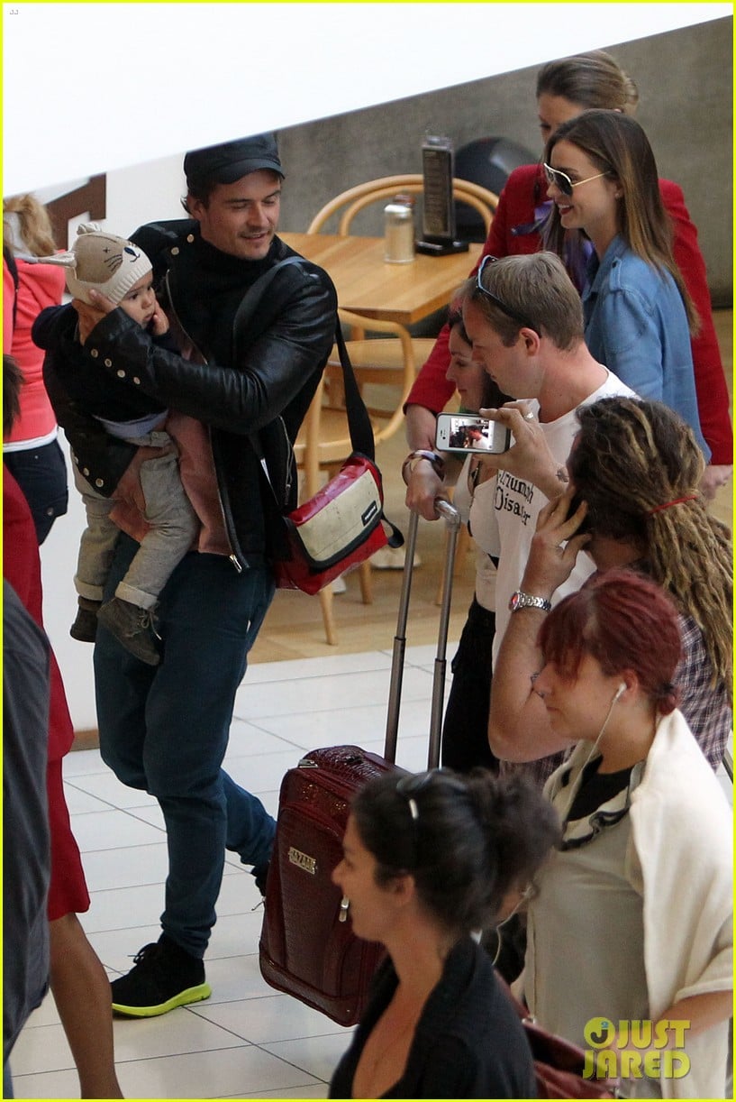 Miranda Kerr & Orlando Bloom Sydney Arrival with Flynn! Photo 2698098