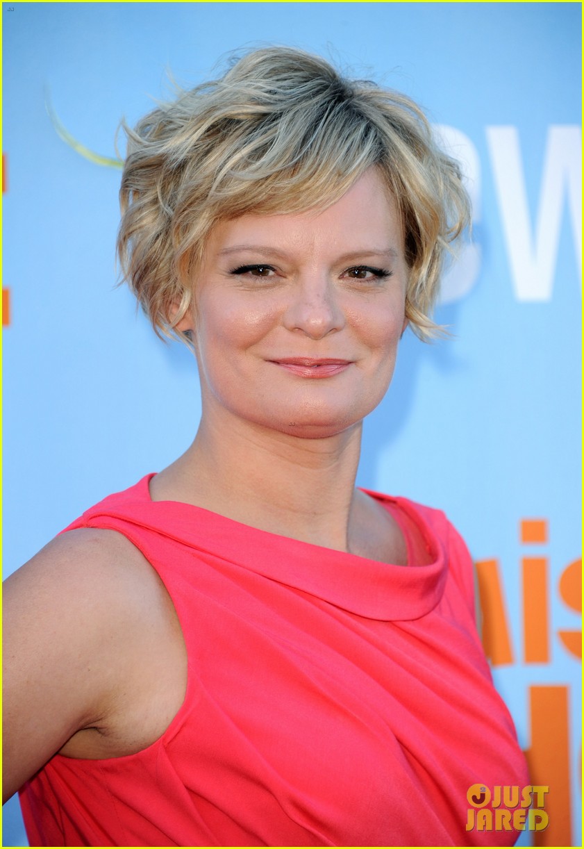 Mindy Kaling & Dakota Johnson Fox Tuesday Night Event! Photo 2709252