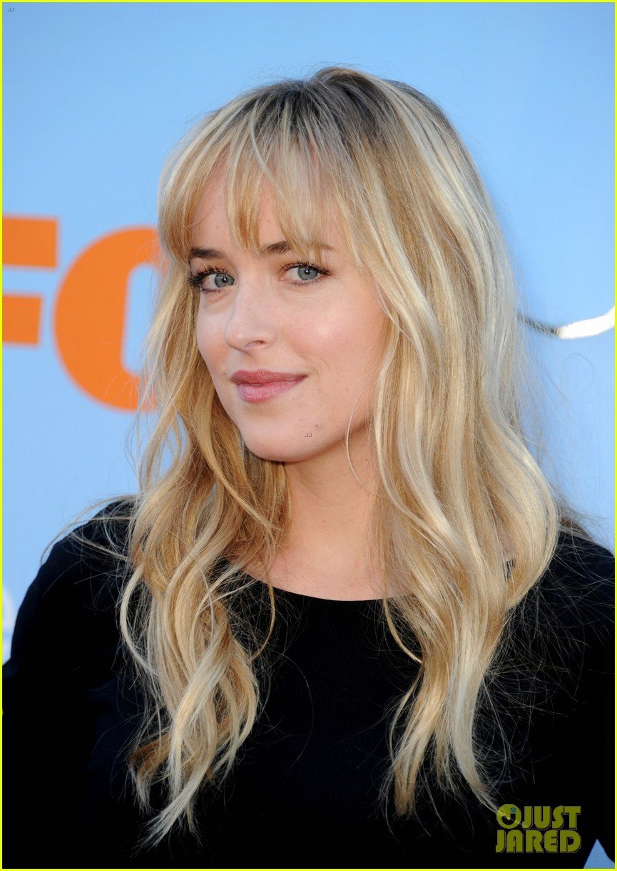 Mindy Kaling & Dakota Johnson Fox Tuesday Night Event! Photo 2709273