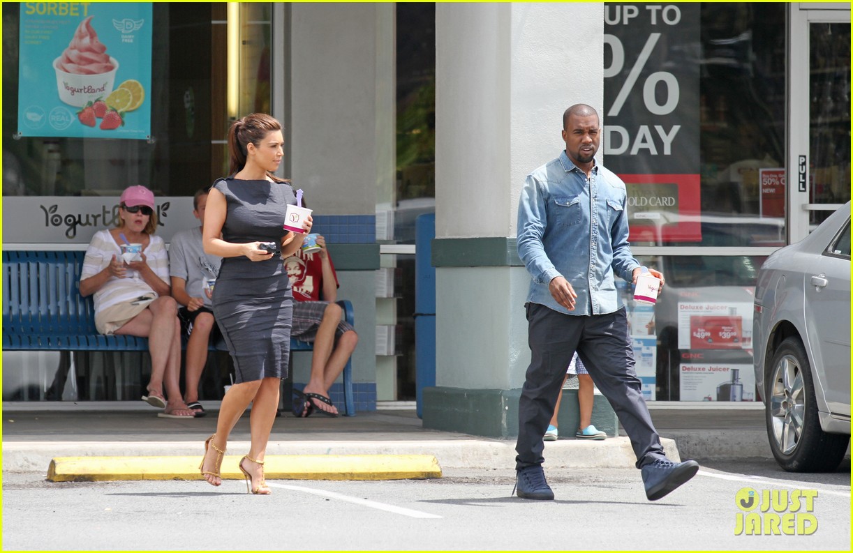 Kim Kardashian & Kanye West Frozen Yogurt Couple! Photo 2701739