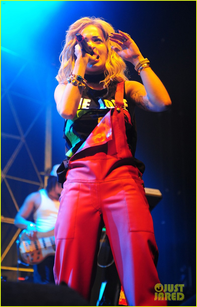 Rita Ora: V Festival Singer: Photo 2705405 | Photos | Just Jared
