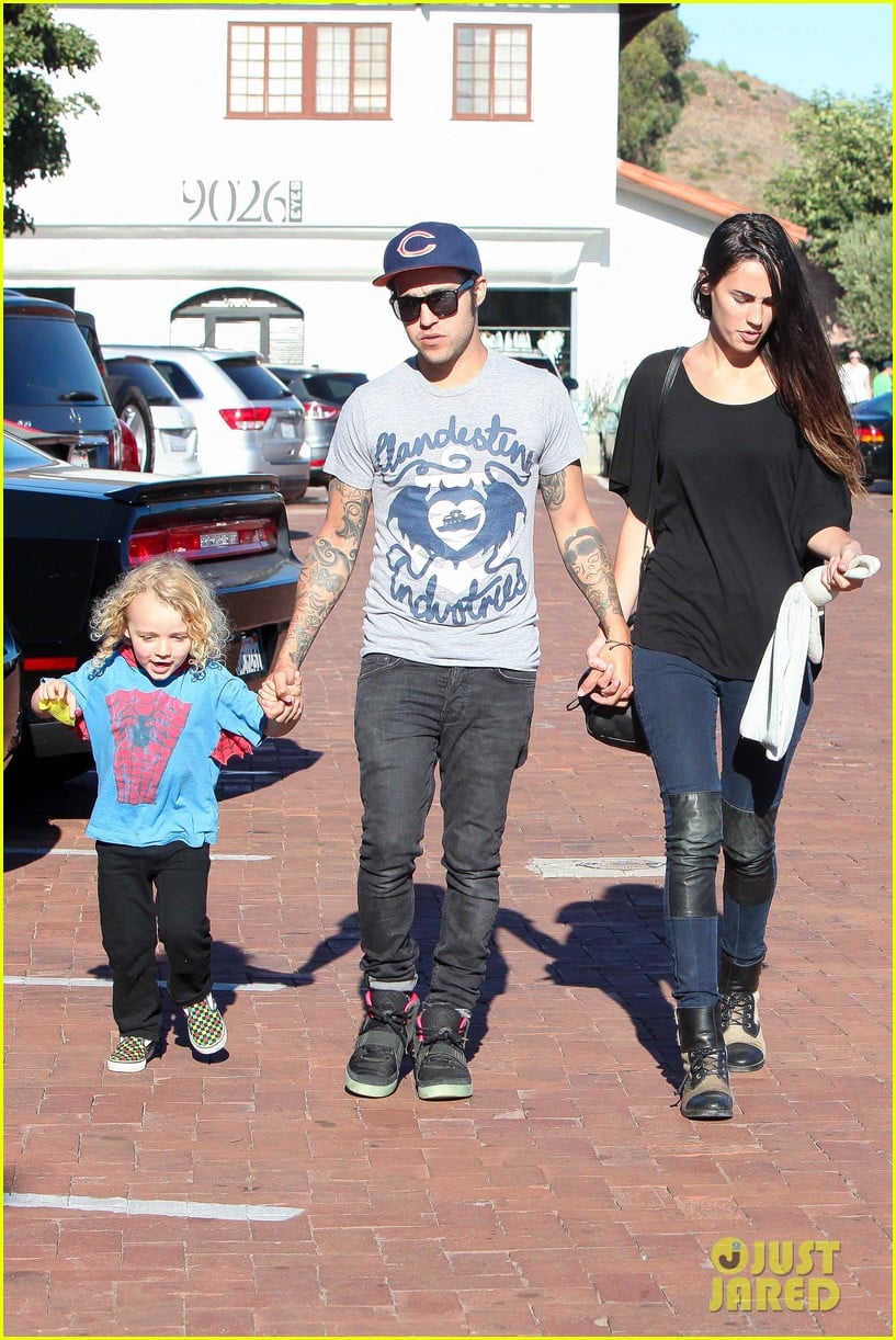 Pete Wentz Bronx Gets New Toy! Photo 2709092 Ashlee Simpson, Bronx