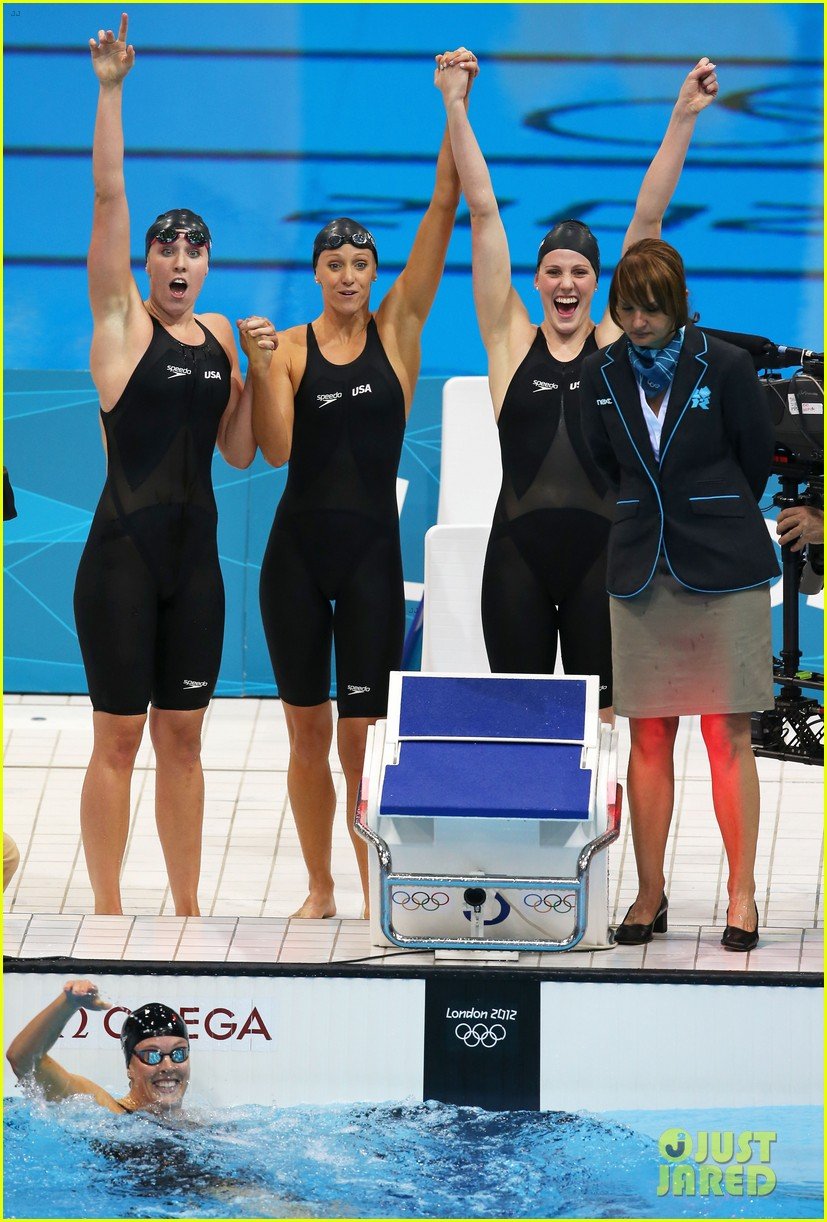 U.S. Women's Swimming Team Wins Gold in 4x200m Relay! Photo 2695430