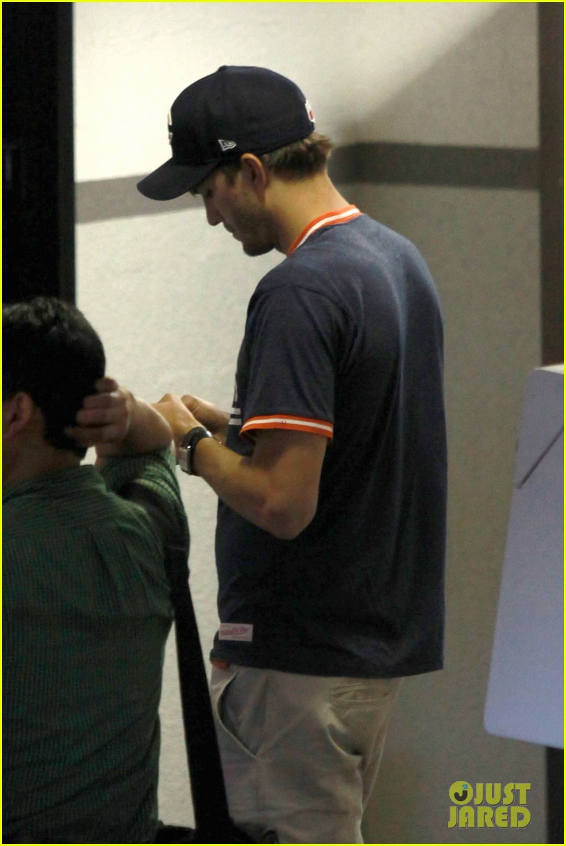 Ashton Kutcher CedarSinai Medical Center Visit Photo 2714215 Ashton Kutcher Photos Just