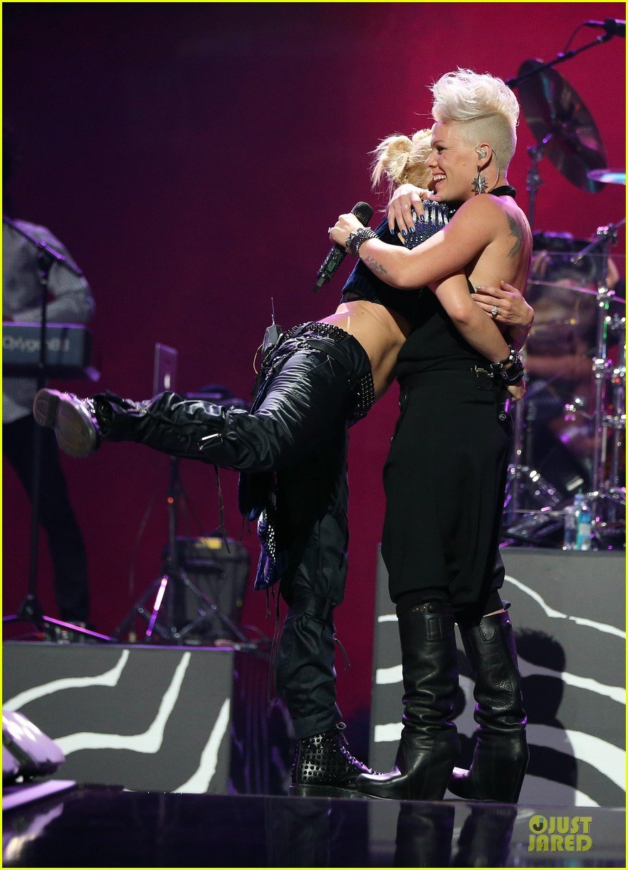 Pink & Gwen Stefani iHeartRadio Festival Collaboration! Photo 2726027 Gwen Stefani, No Doubt