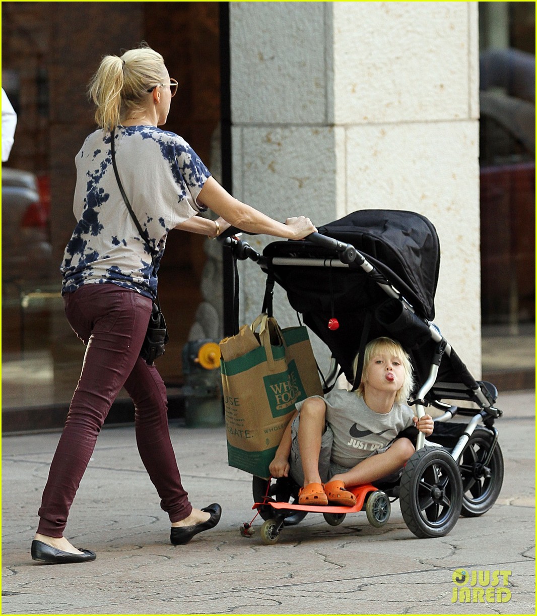 Naomi Watts Big Apple Outing with Sasha & Samuel! Photo 2721791