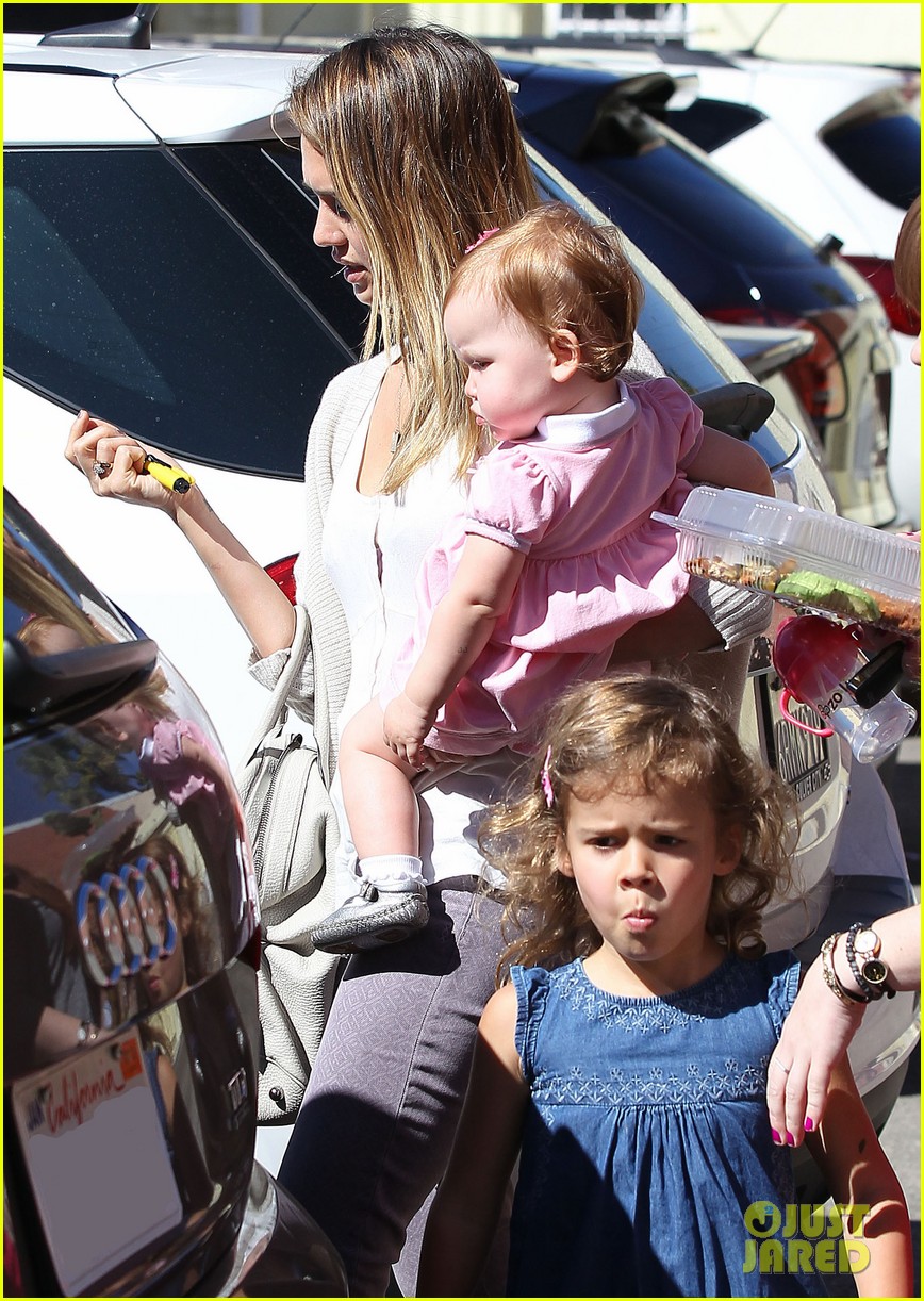 Jessica Alba & Family 'The Incredibles' for Halloween! Photo 2746595