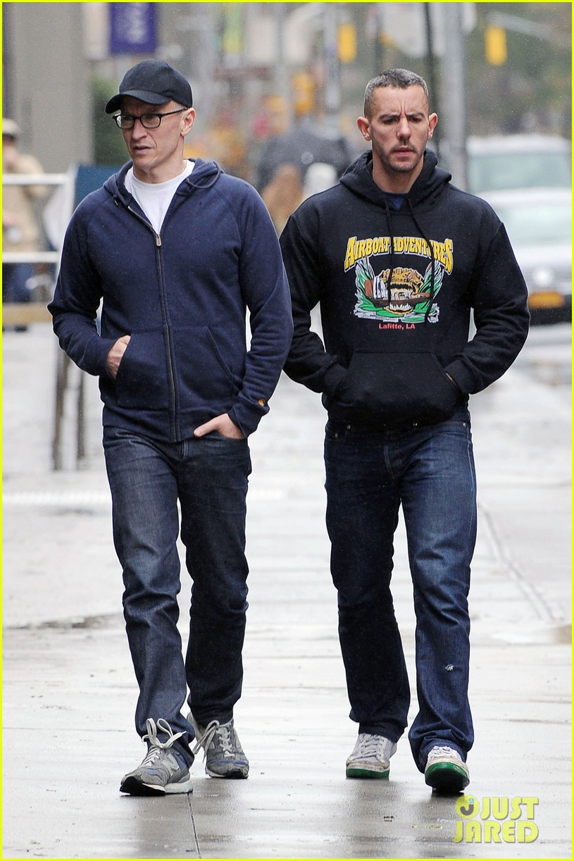 Anderson Cooper PostHurricane Walk with Ben Maisani Photo 2748439