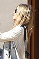 jennifer aniston flashes engagement ring with justin theroux 01