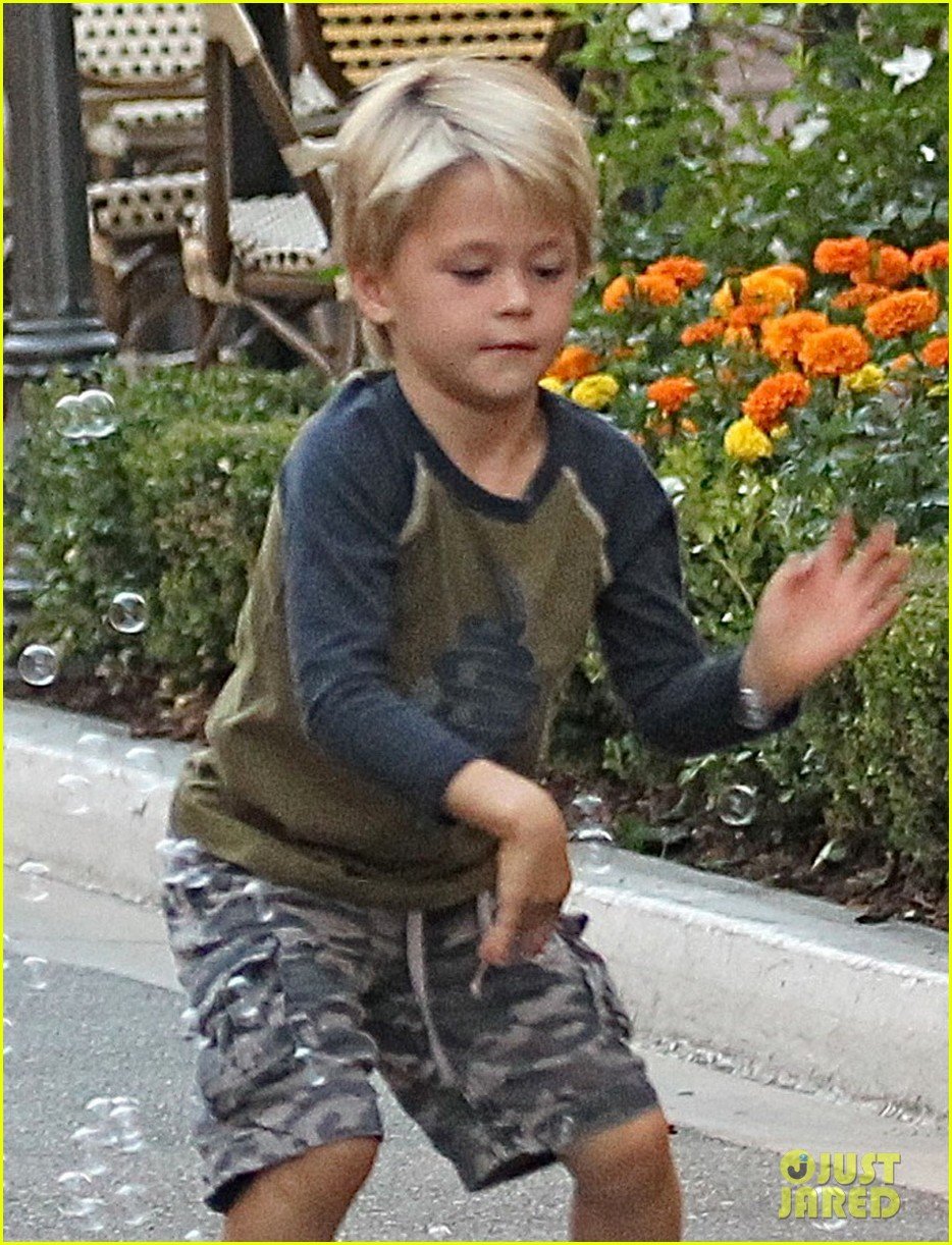 Matt Bomer: ‘Hotel Transylvania’ with the Boys!: Photo 2735386