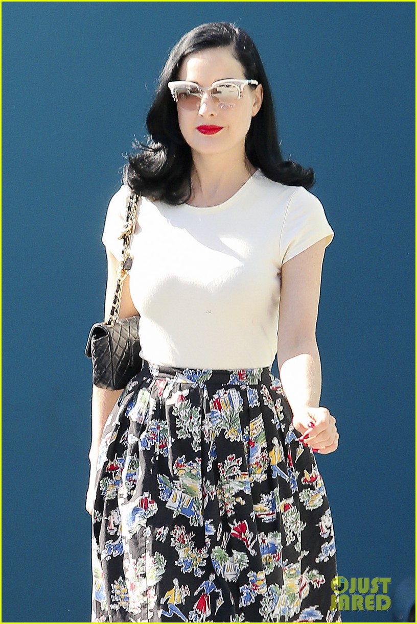 Dita Von Teese: 'Strip Strip Hooray' New York Tickets Available!: Photo