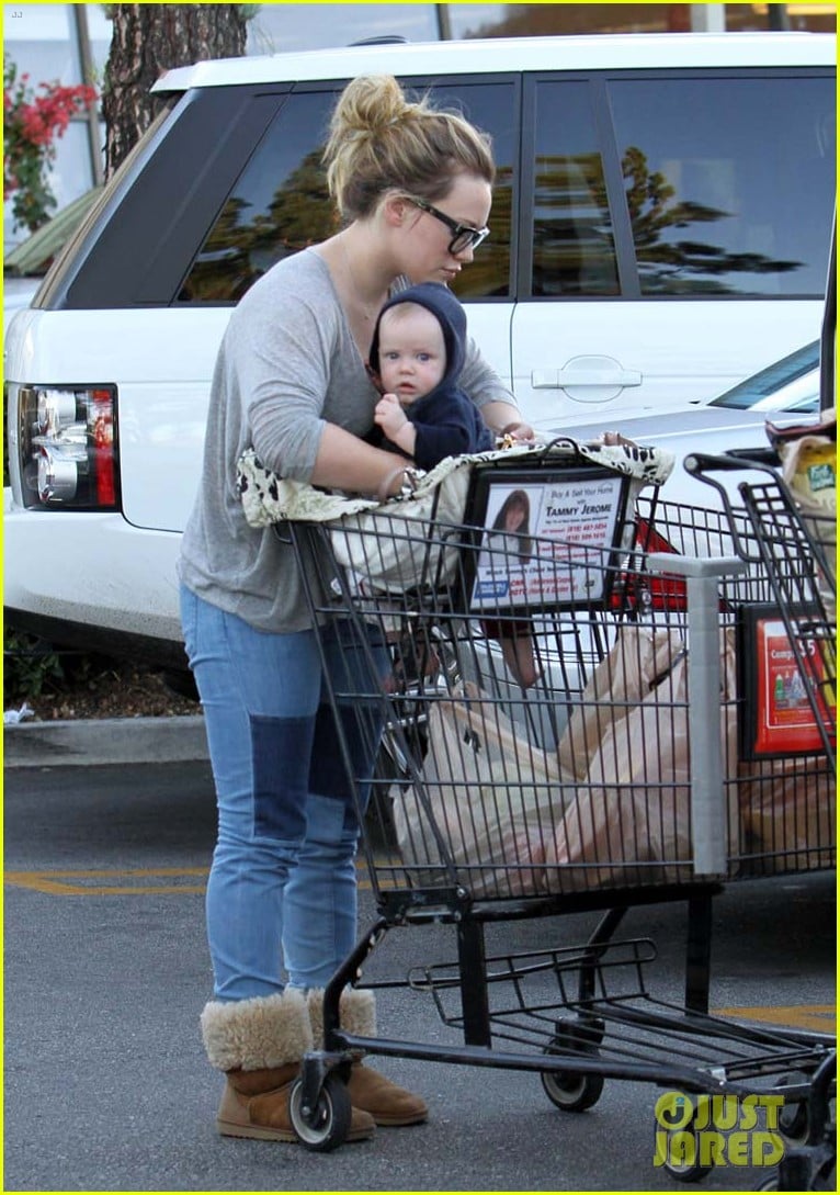 Hilary Duff & Mike Comrie Food Shopping with Luca! Photo 2747017(01)