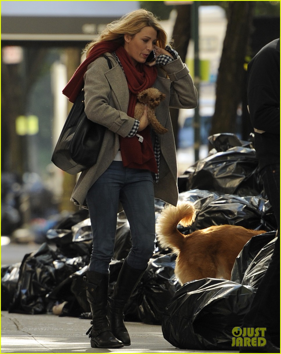 Blake Lively Dog Day on 'Gossip Girl' Set! Photo 2736513 Blake