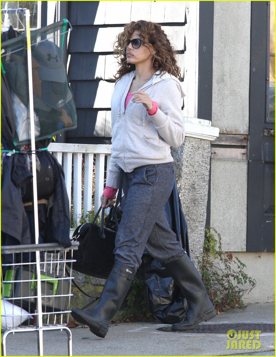 Eva Mendes & Liev Schreiber 'Clear History' Set! Photo 2743279 Eva