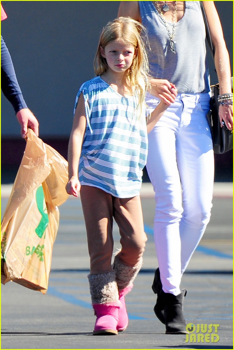 Gwyneth Paltrow & Chris Martin: Toys 'R' Us with the Kids!: Photo ...