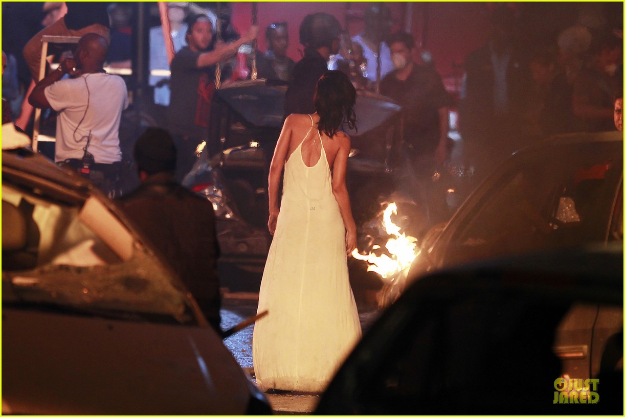 Rihanna Diamonds Music Video Set Photo 2742382 Rihanna Photos rihanna-diamonds-music-video-set-photo-2742382-rihanna-photos