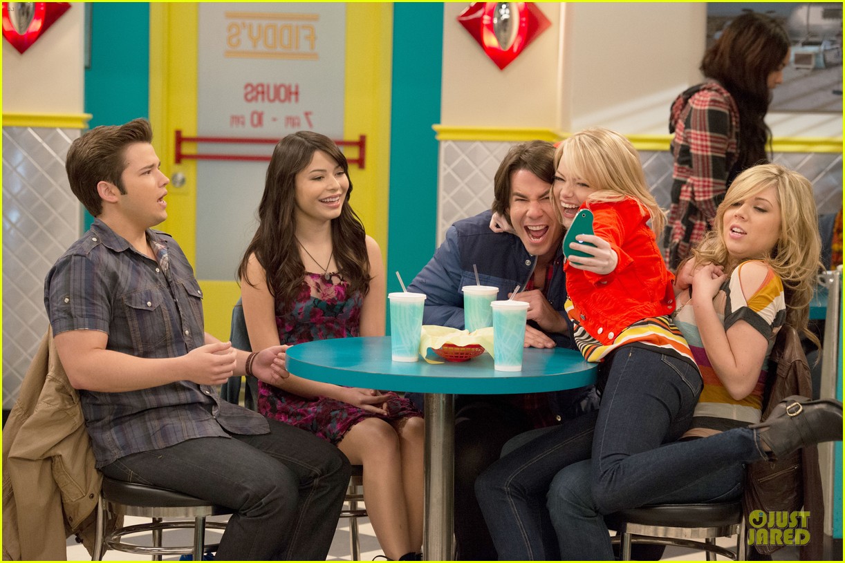 Emma Stone 'iCarly' Sneak Preview Watch Now! Photo 2739109 Andrew