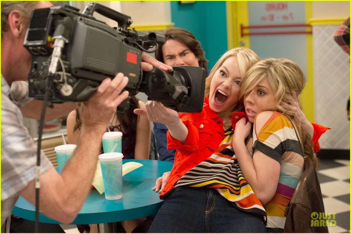 Emma Stone 'iCarly' Sneak Preview Watch Now! Photo 2739110 Andrew Garfield, Emma Stone