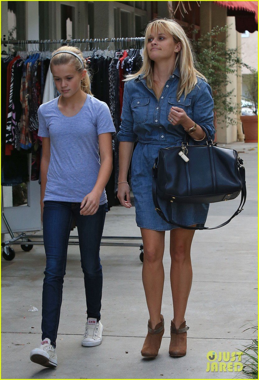 Reese Witherspoon: Brentwood Lunch with Ava!: Photo 2743181 | Ava