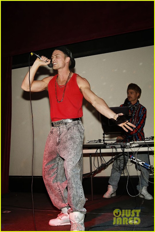 Rachel Bilson Wilson Bethel s Stupid Hype Performance Photo 