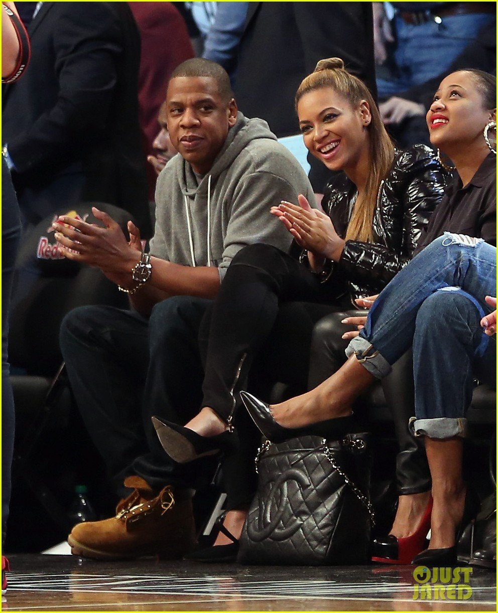 Beyonce PostThanksgiving Brooklyn Nets Game with JayZ! Photo