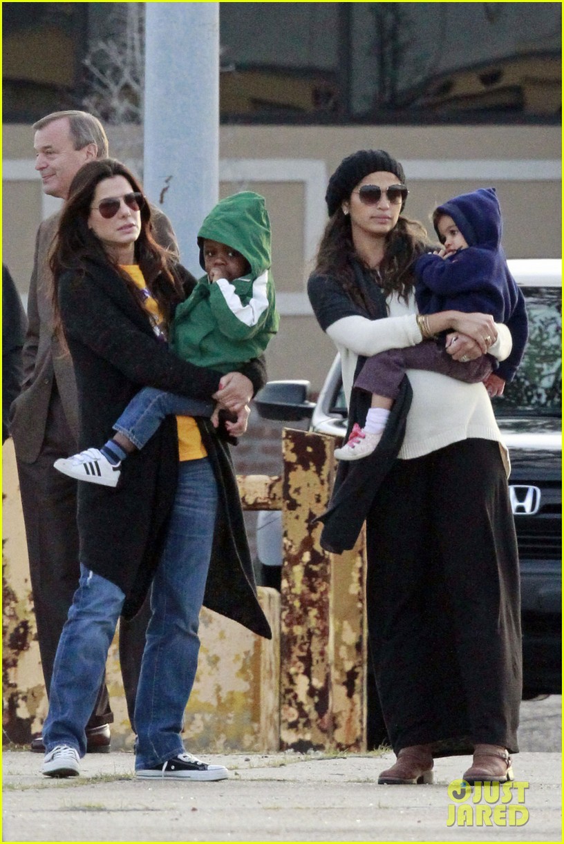 Sandra Bullock & Camila Alves Hang Out with the Kids! Photo 2757654