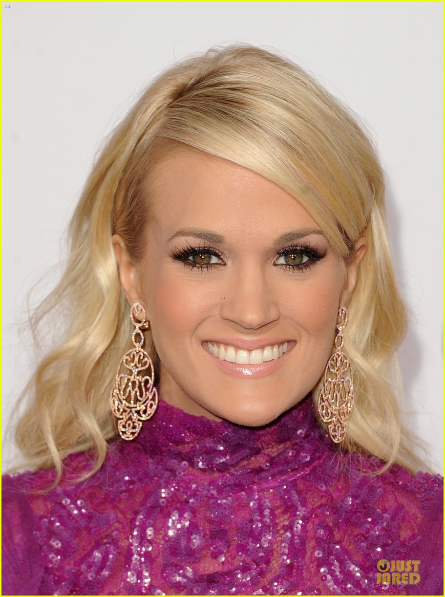 Carrie Underwood - AMAs 2012 Red Carpet: Photo 2760331 | Carrie