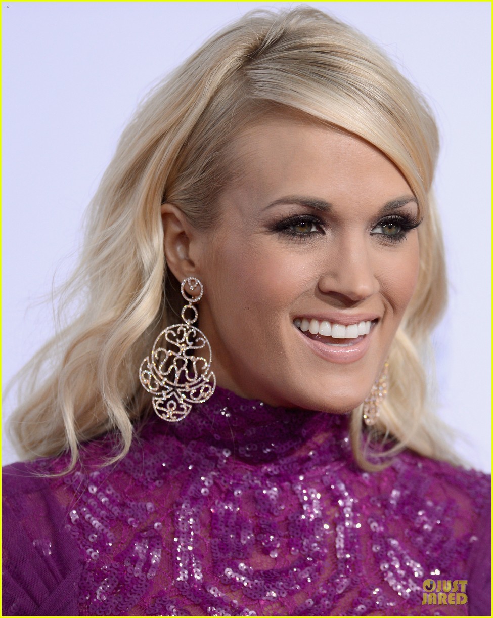 Carrie Underwood - AMAs 2012 Red Carpet: Photo 2760333 | Carrie