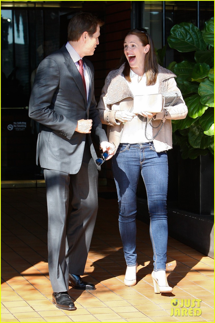 Photo: jennifer garner busy brentwood 24 | Photo 2748940 | Just Jared