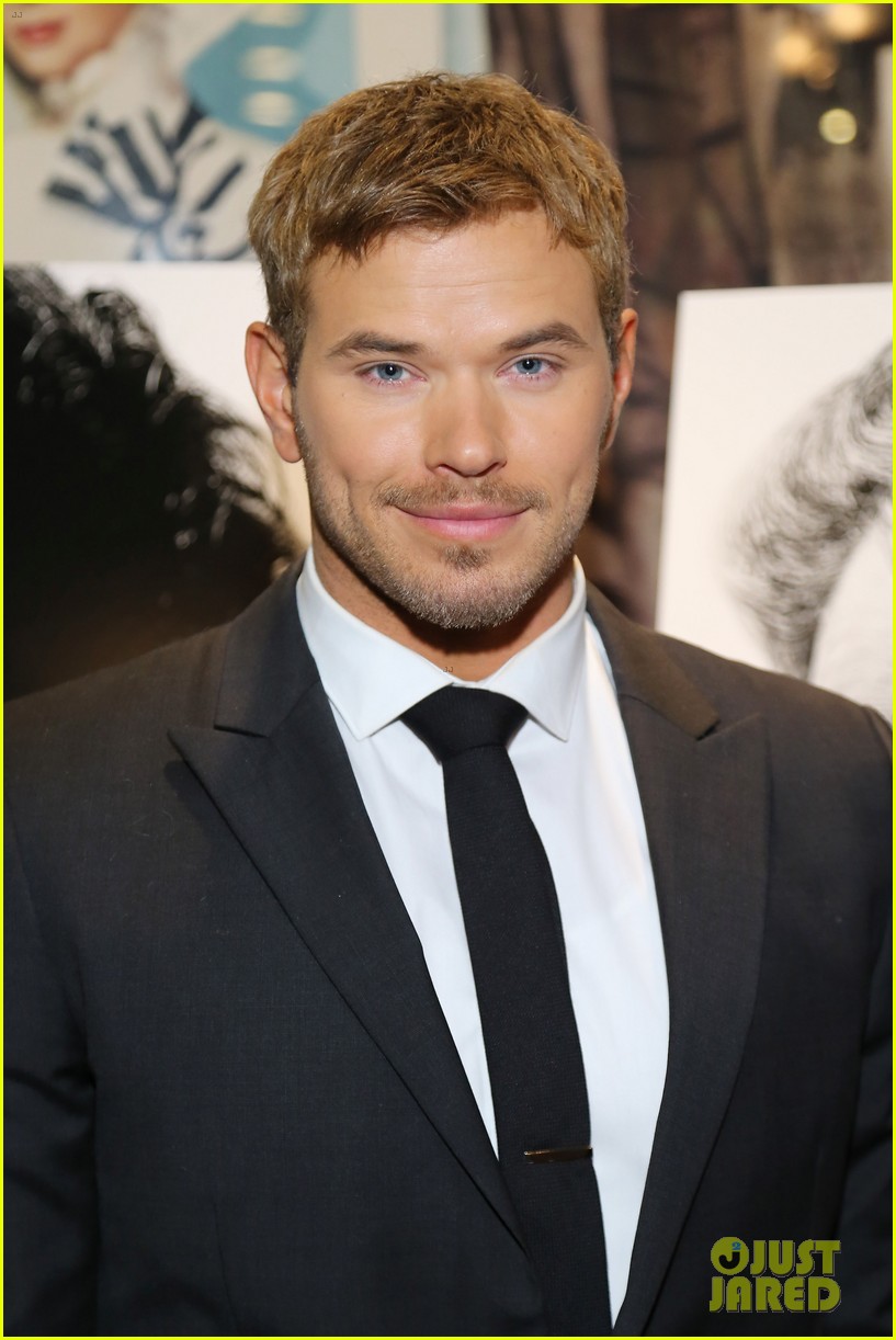 Anne Hathaway Lincoln Screening With Steven Spielberg Photo 2757770 Anne Hathaway Chloe Sevigny Daniel Day Lewis Kellan Lutz Patrick Wilson Sally Field Steven Spielberg Pictures Just Jared