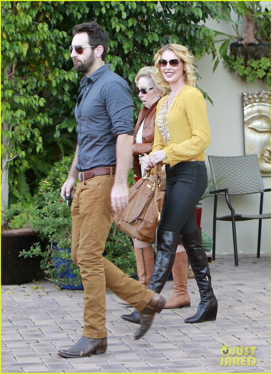 Katherine Heigl: Birthday Lunch with Josh Kelley & Mom Nancy!: Photo