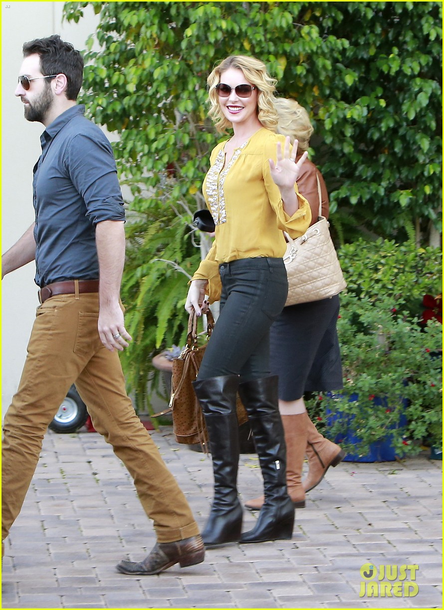 Katherine Heigl: Birthday Lunch with Josh Kelley & Mom Nancy!: Photo