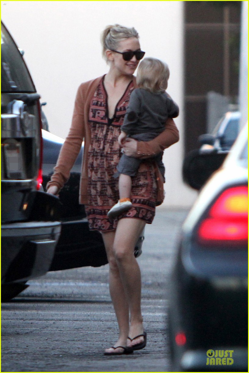 Kate Hudson: Birthday Party with the Boys!: Photo 2760545 | Bingham