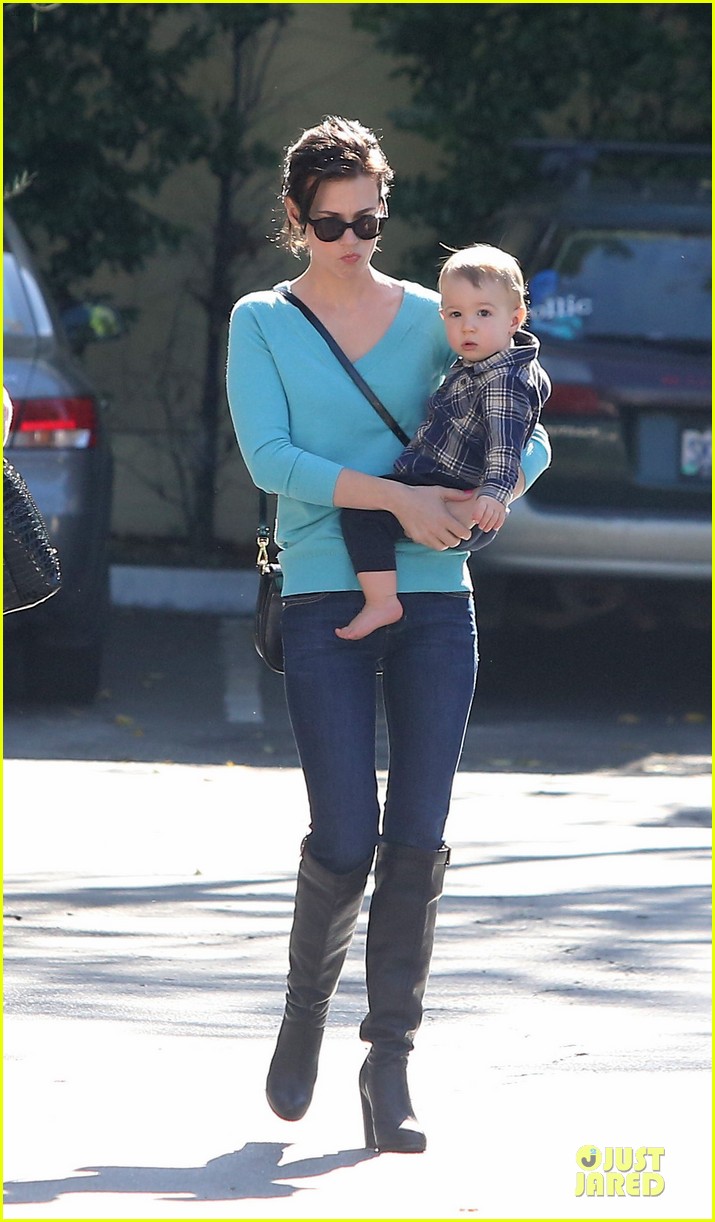 January Jones Beauty in Pasadena! Photo 2760943 Celebrity(01)