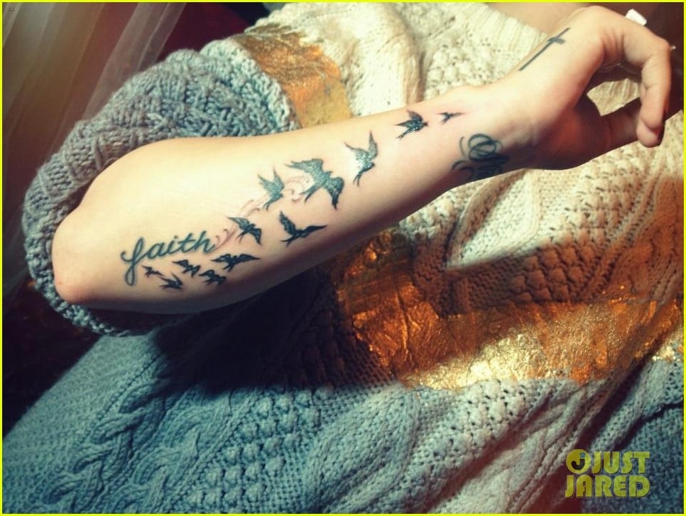 Demi Lovato: New Arm Tattoo Via Kat Von D!: Photo 2764121 | Demi Lovato,  Kat Von D Pictures | Just Jared