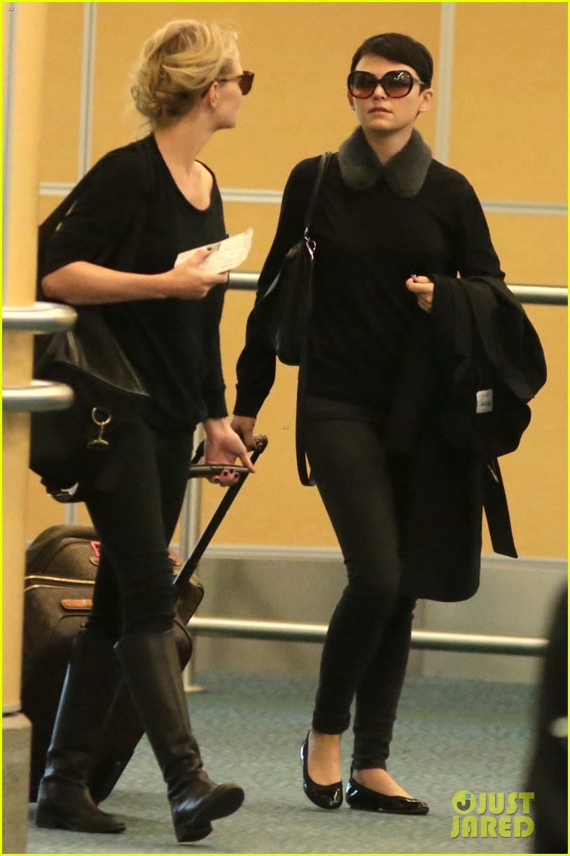 Ginnifer Goodwin & Jennifer Morrison Vancouver Arrival! Photo 2761532