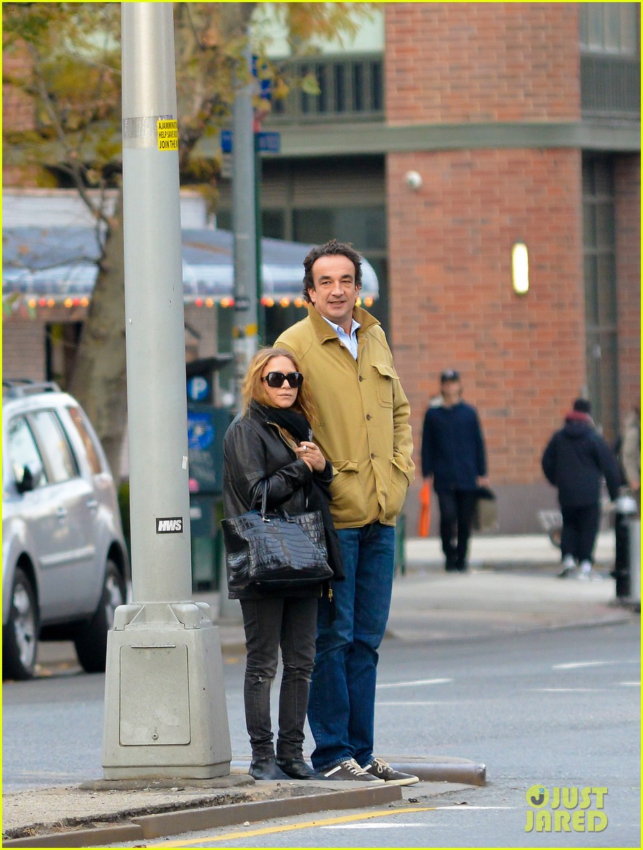Mary-Kate Olsen & OIivier Sarkozy: East Village Lunch Date!: Photo
