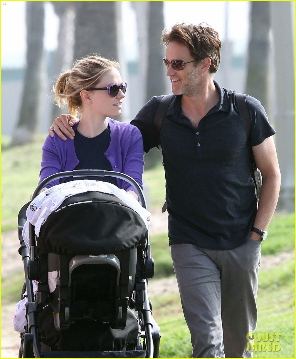 Anna Paquin & Stephen Moyer: Park Stroll with the Twins!: Ph