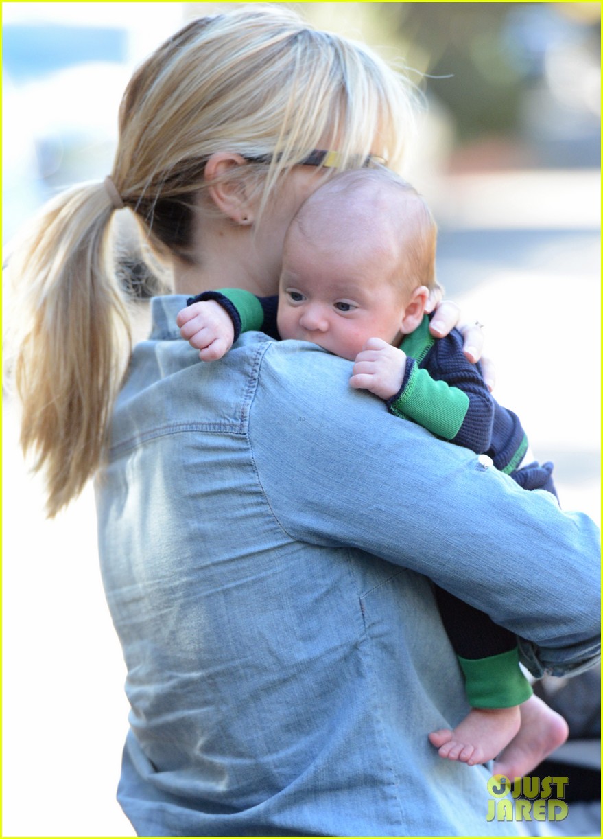 Reese Witherspoon Debuts Baby Tennessee First Pic! Photo 2753622(02)