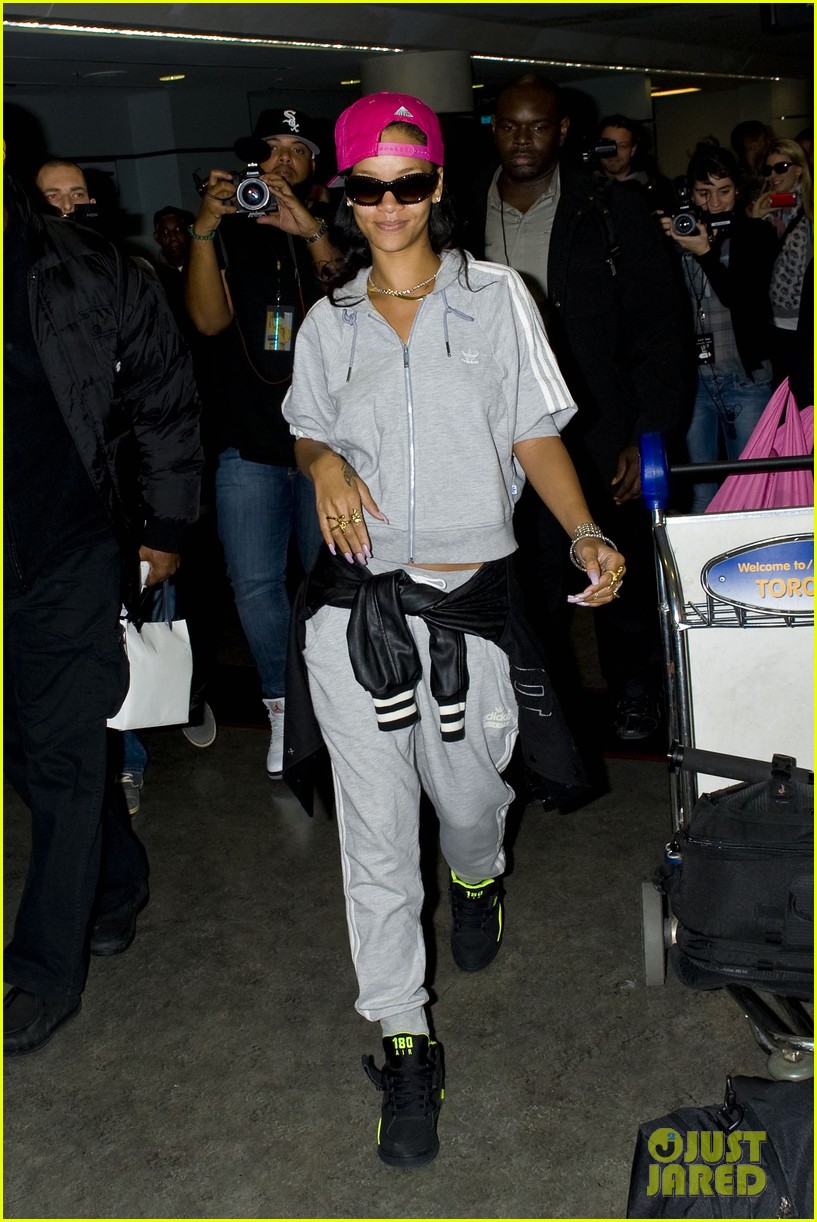 rihanna-danforth-concert-in-toronto-tonight-photo-2758052-rihanna
