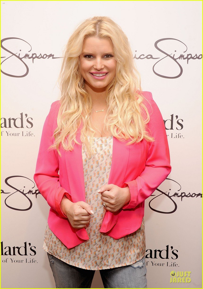 Jessica Simpson & Ashlee Simpson Jessica Simpson Collection Promotion(01)