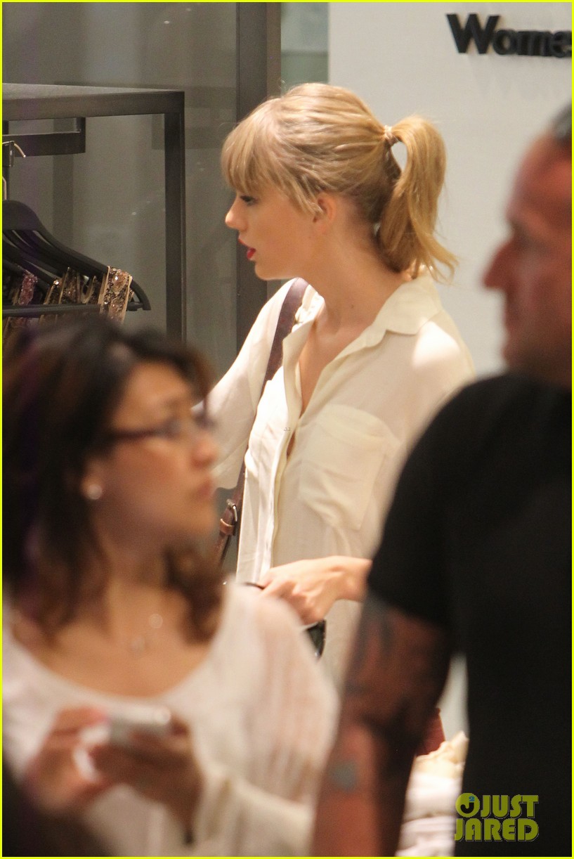 Taylor Swift Shopping in Sydney! Photo 2763591 Taylor Swift Photos Just Jared Celebrity