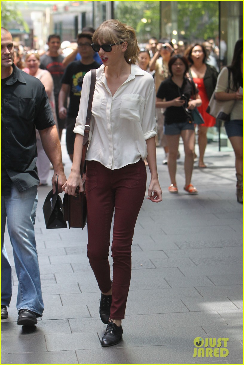 Taylor Swift: Shopping in Sydney!: Photo 2763592 | Taylor Swift Photos