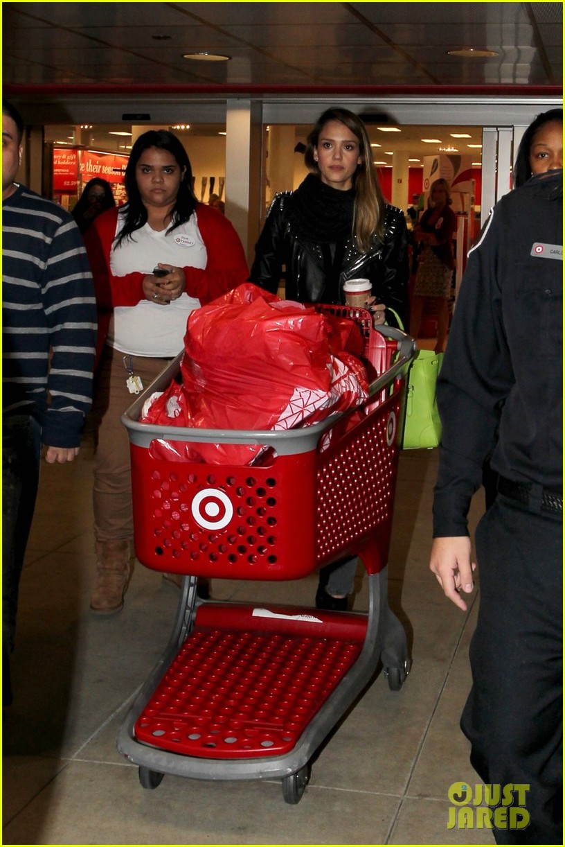 Jessica Alba Mindy Kaling's Xmas Card is the Best! Photo 2778962