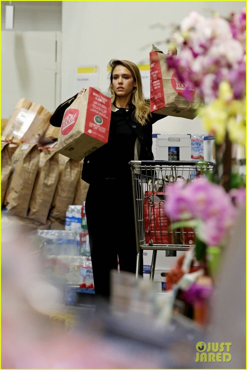 Jessica Alba: Whole Foods Shopper!: Photo 2781680 | Jessica Alba Photos