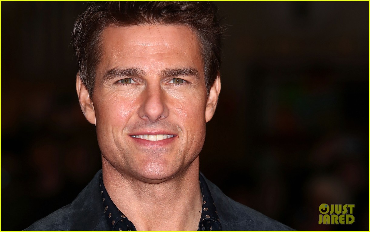 Tom Cruise & Rosamund Pike 'Jack Reacher' World Premiere! Photo